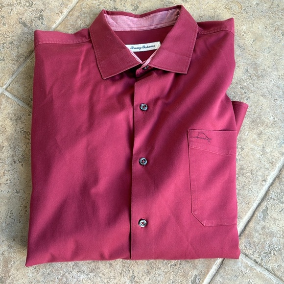 Tommy Bahama XL button down shirt.  Red with sleeves details - Picture 9 of 9